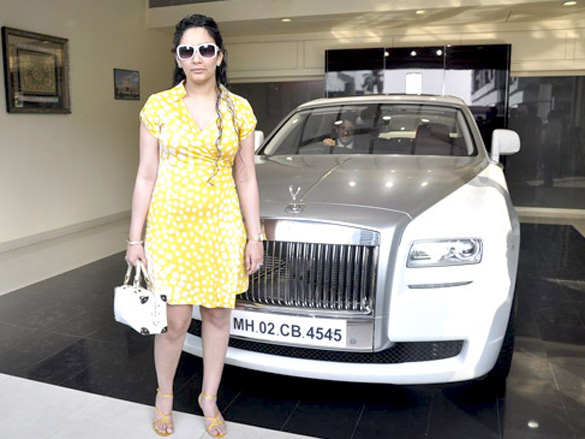 sanjay dutt gifts wife manyata a rolls royce ghost 3