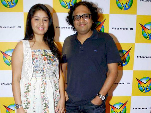 sunidhi chauhan promotes her enrique iglesias album 5