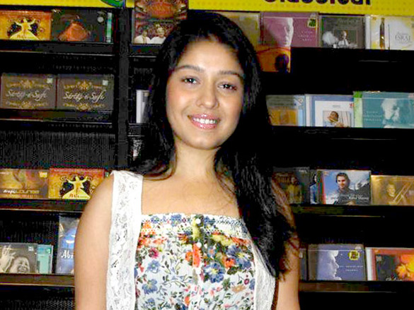 sunidhi chauhan promotes her enrique iglesias album 9