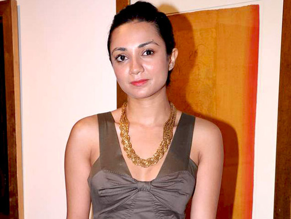 sushmita at iam she foundation charity ngo art event 7