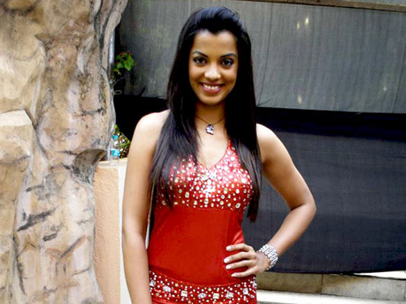 mugdha godse sizzles at esselworld celebrations 12