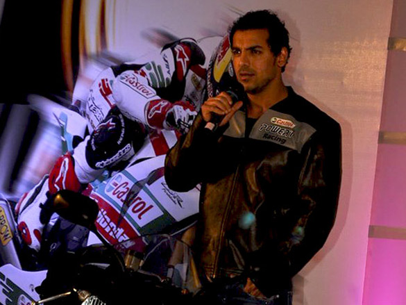 john abraham rocks at castrol event 6