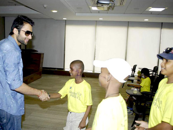 jackky bhagnani at nalanda yoga centre 5