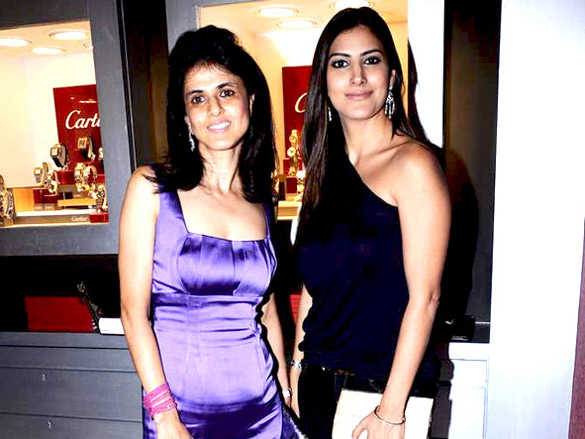 perizaad kolah and ankita shorey at fridays rose the watch bar launch 4