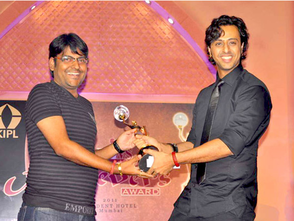 sonali kulkarni and seema biswas at achievers award 2011 5