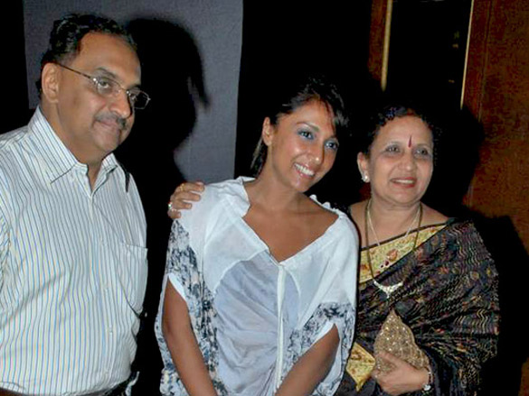 shweta salve and brinda parekh at iitc annual fashion show 3