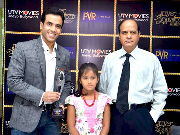 tusshar wins best actor in a comic role at jeeyo bollywood awards 4
