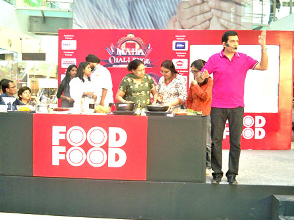 sanjeev kapoor at the maha challenge of cooking 4