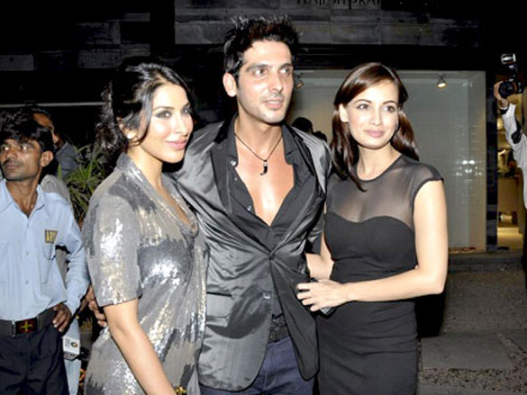 arjun fardeen vivek zayed and dia at rohit rahul gandhis store launch 5