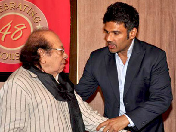 suniel shetty visits roshan tanejas academy 4