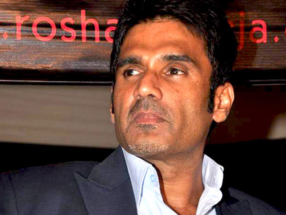 suniel shetty visits roshan tanejas academy 5