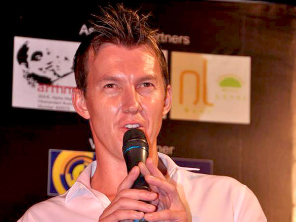 brett lee performs at inorbit mall 10