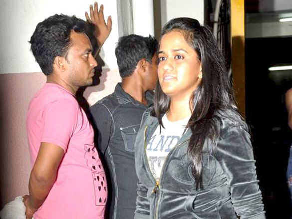 salman and sonakshi at fast five screening 6