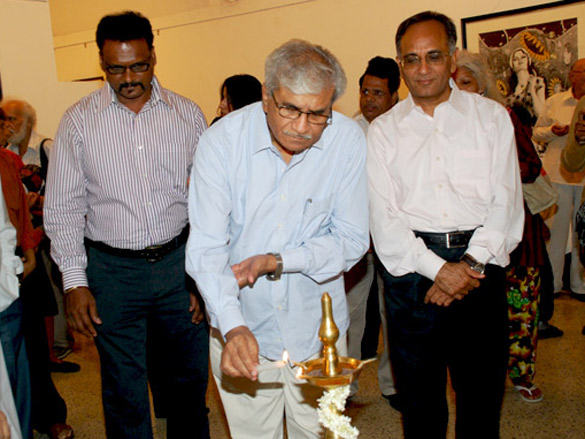 dr jabbar patel unveils dnyaneshwar jagdales exhibition 2