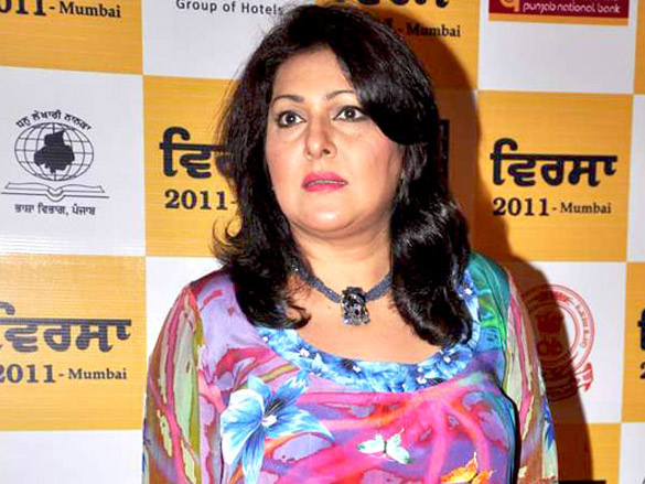 gul panag and om puri at punjabi virsa awards 2011 13