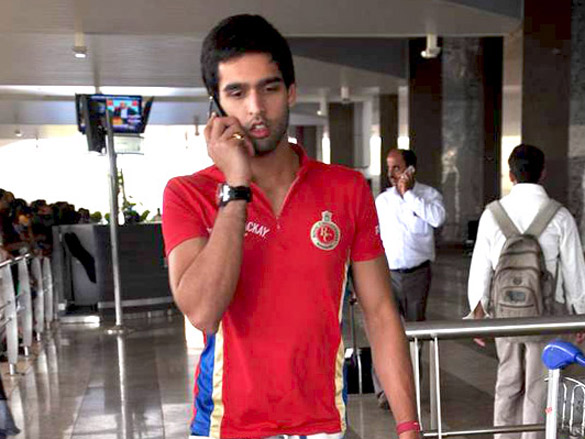 siddharth mallya launches rc bar at domestic airport 8