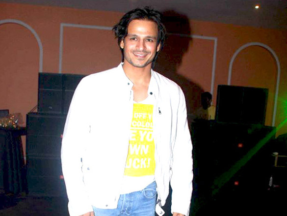 vivek sohail and shiney grace politician vasant davkhareys birthday bash 8