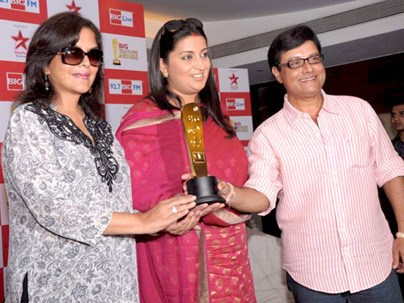 zeenat aman at the announcement of big television awards 4