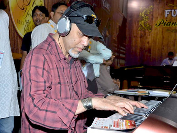 loy mendonca snapped at palm expo 7