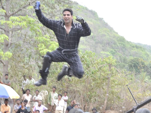 akshay performs a mindboggling stunt for khatron ke khiladi season 4 9