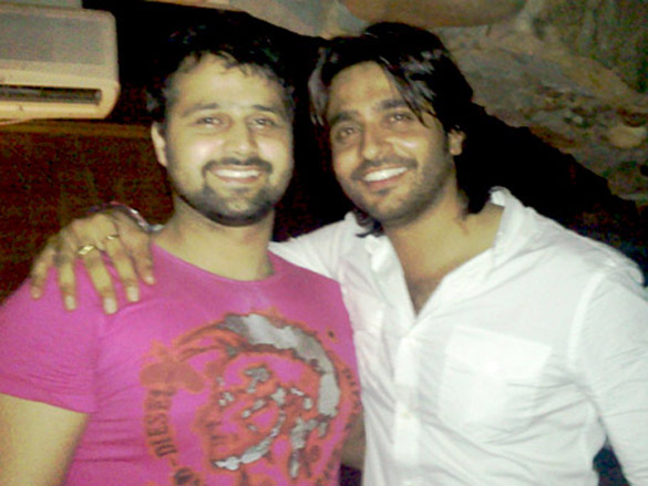 picture abhi baki hai dost bash 9