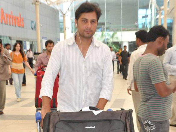 sonakshi and mumbai heroes snapped after their return from hyderabad 7