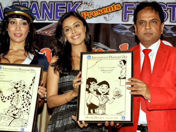 hrishita bhatt and uvika grace international diamond day celebrations 19