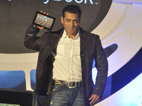 salman khan launches blackberry playbook 4