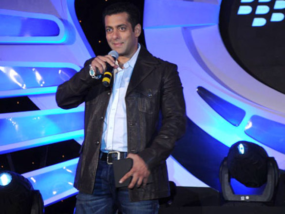 salman khan launches blackberry playbook 9