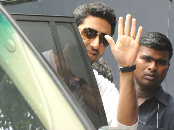 abhishek bachchan snapped post aishwarya rais pregnant news 6