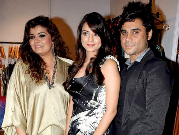 kulraj randhawa and perizaad kolah at aarna exhibition 6