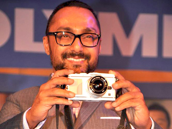 rahul bose unveils olympus cameras 7