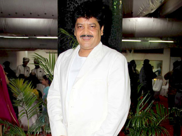 suniel shetty and jackie shroff grace dr tiwaris birthday bash 10