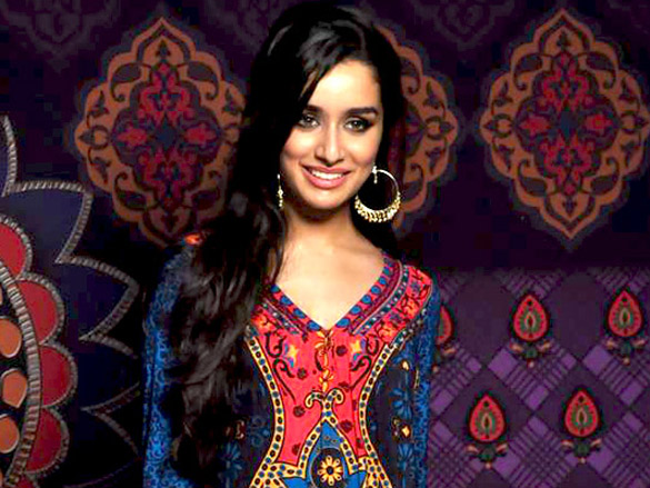 shraddha kapoor models for anita dongres global desi 4