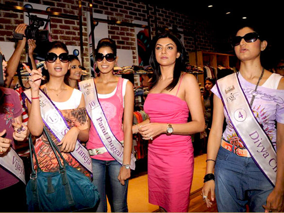 sushmita with i am she contestants on a shopping spree at ed hardy showroom 3