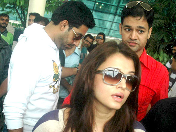 ash and abhishek return from delhi 3