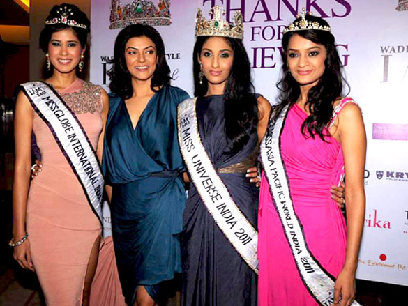 sushmita sen announces two franchises at i am she 2011 finale 6
