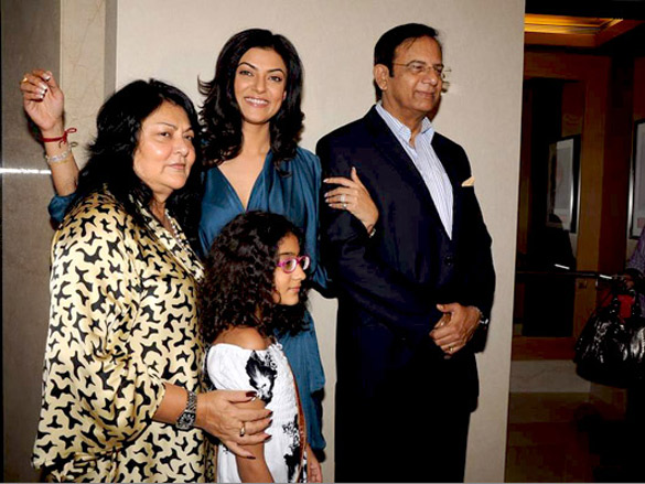 sushmita sen announces two franchises at i am she 2011 finale 8