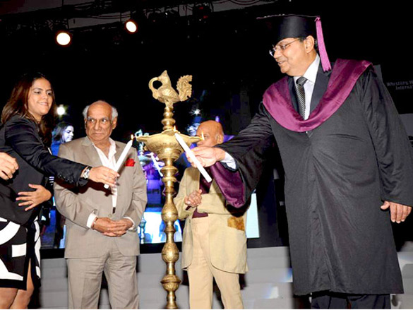 yash chopra at 5th convocation ceremony of whistling woods 2