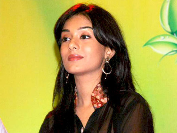 amrita rao at the launch of times green ganesha 4