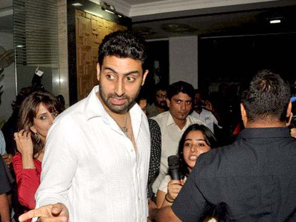 amitabh jaya and abhishek bachchan at vrinda j mehtas vibrations launch 9
