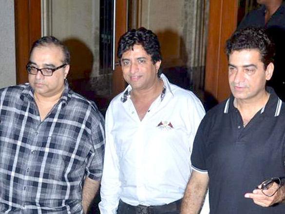 salman and zarine at manyata dutts birthday bash 15
