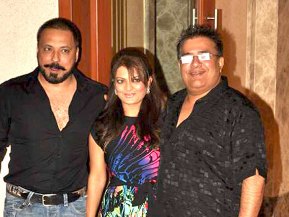 salman and zarine at manyata dutts birthday bash 16