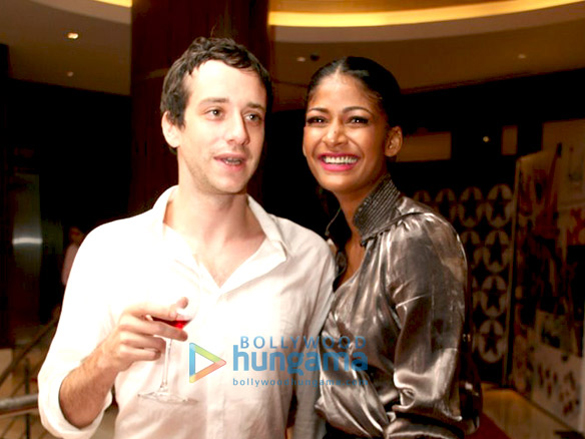 vijay mallya with the models at the sopexa french wine fest 8