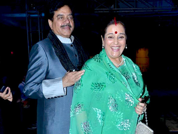 sonakshi urmila and sharmila tagore at delhi couture week 2011 day 3 11