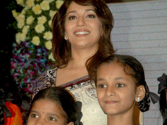 madhuri dixit at valuable group virtual bmc school initiative launch 7