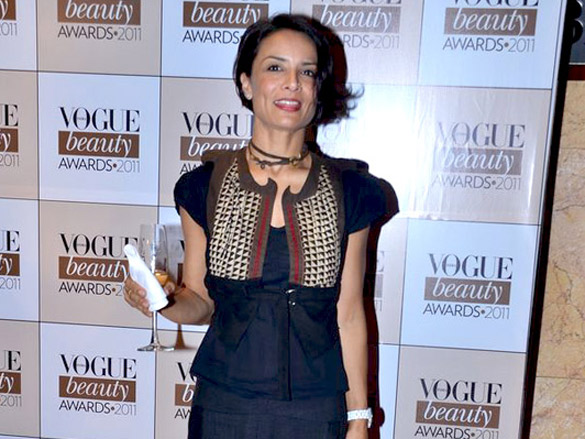 madhuri anushka and dia mirza grace vogue beauty awards 2011 6
