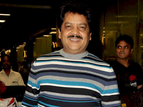 mugdha govinda suniel and gulshan snapped at the airport 6