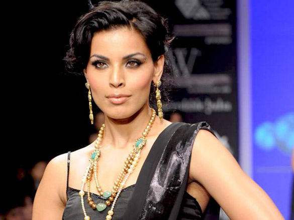 feroze gujral walks the ramp for alpana gujral at iijw 2011 9