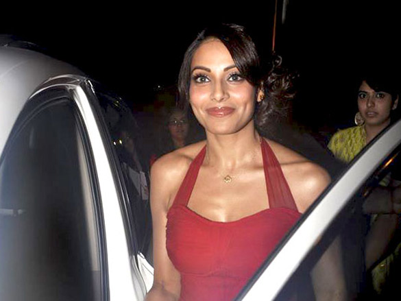 bipasha basu unveils dicitex furnishings new range 12